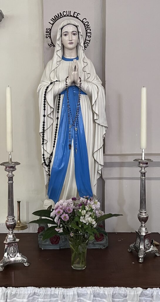 Achthuizen - Kirche Unsere Liebe Frau Himmelfahrt ABB 9142
