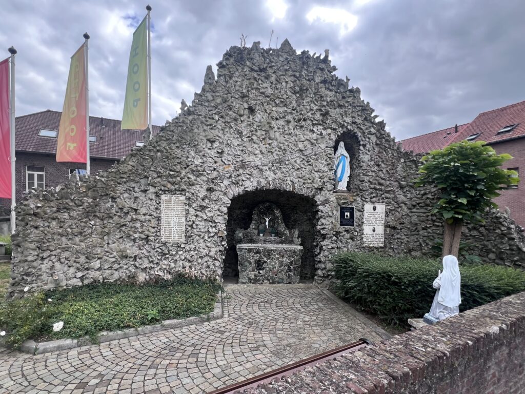 Boorsem - Lourdesgrot IMG 9243