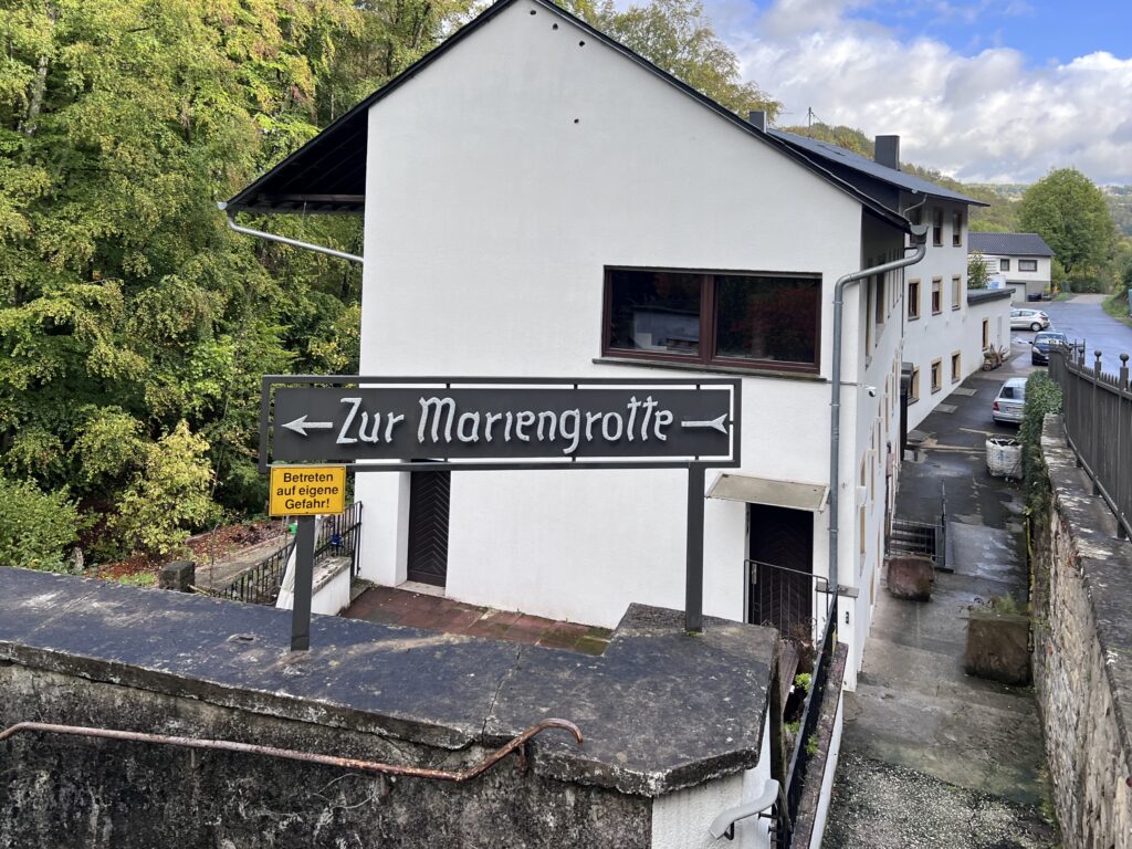 Albach (Bitburg) - Lourdesgrot IMG 9668